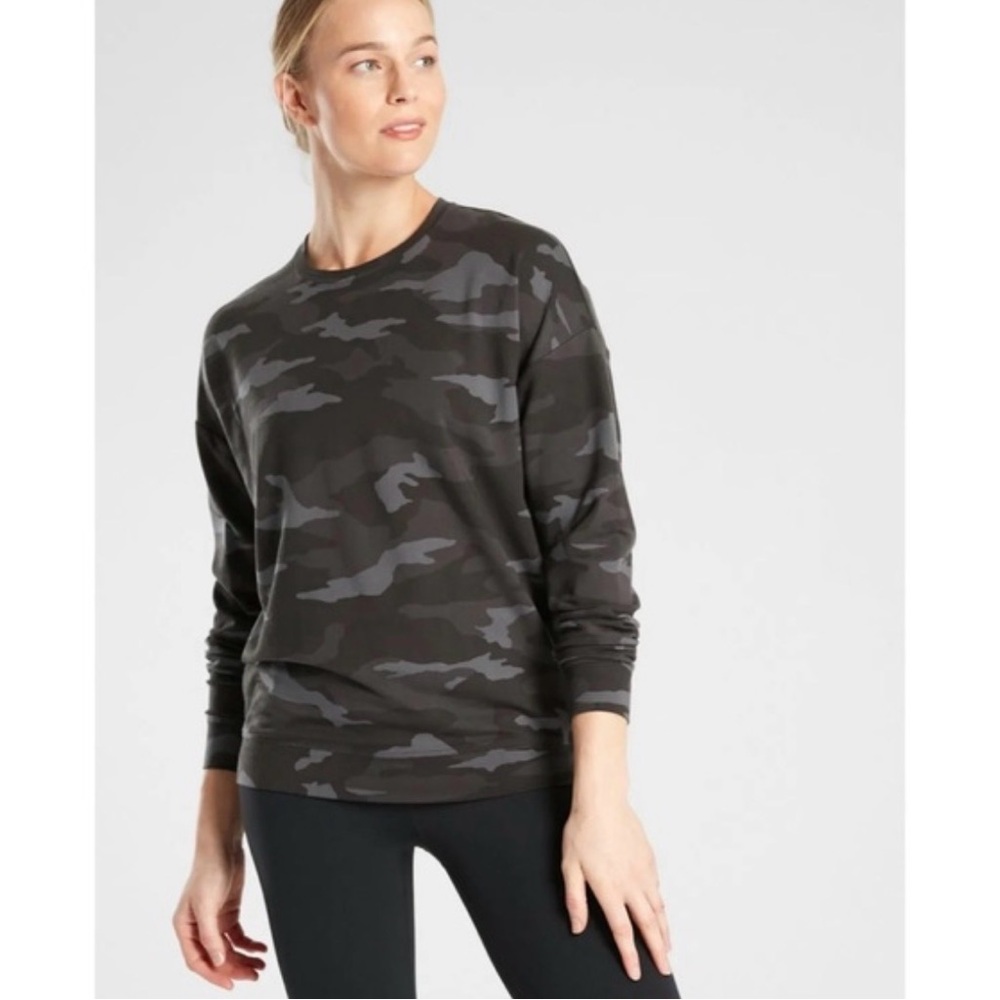 Athleta Black & Gray Camo oversized Crewneck Sweatshirt Size Small